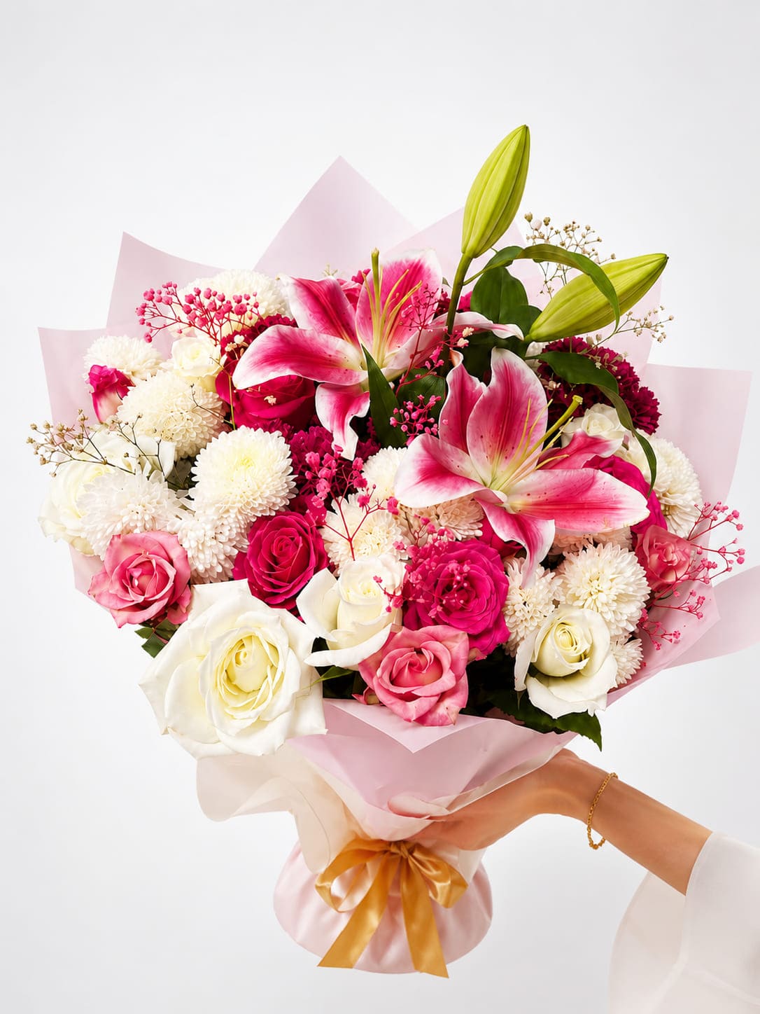 Roselle pink lily rose and chrysanthemum bouquet in Fes